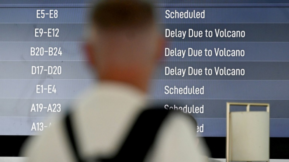 Indon&eacute;sie : vols annul&eacute;s et 4.000 personnes &eacute;vacu&eacute;es apr&egrave;s une nouvelle &eacute;ruption volcanique