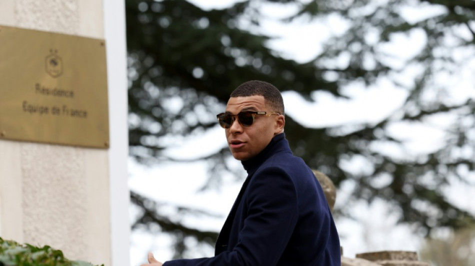 Bleus: Mbapp&eacute; d&eacute;sign&eacute; capitaine d'une jeune garde tourn&eacute;e vers l'Euro