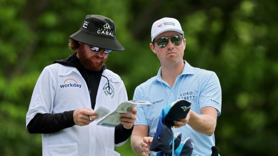 Griffin continues hot streak with 65 to lead at Memorial