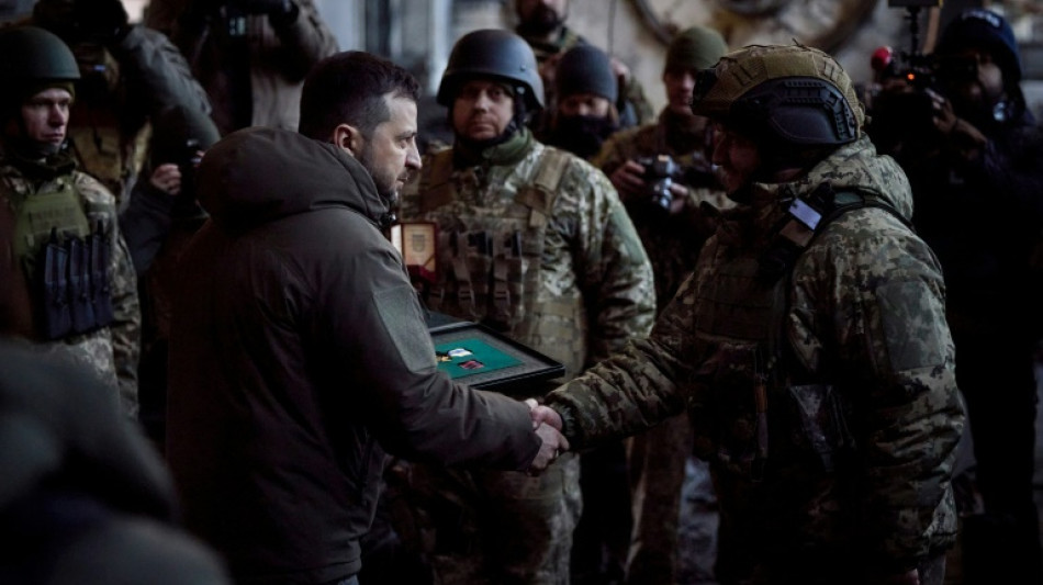 Sur le front mardi, Zelensky est attendu &agrave; Washington mercredi