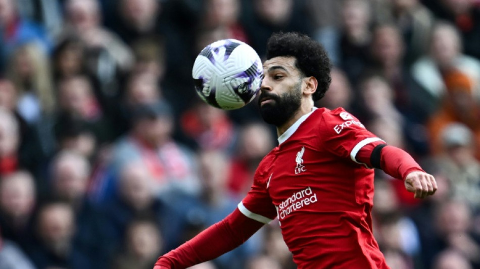 Foot: Arsenal r&eacute;siste &agrave; Manchester City, Liverpool en profite