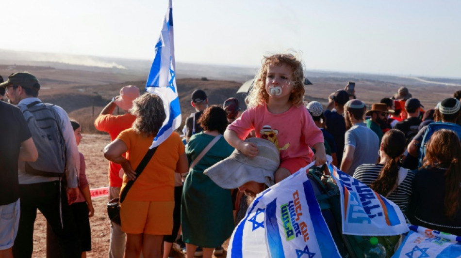 "A nous pour toujours!" Des colons isra&eacute;liens marchent pour un retour &agrave; Gaza