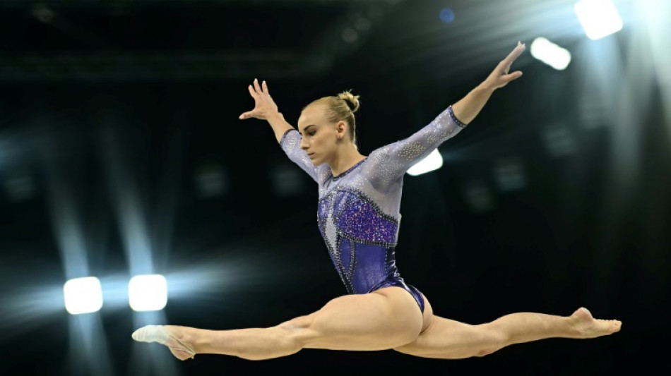 Italiana leva ouro na trave; Rebeca e Biles ficam fora do p&oacute;dio