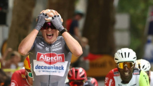 Tour de France: Philipsen premier maillot jaune, Evenepoel d&eacute;j&agrave; pi&eacute;g&eacute;