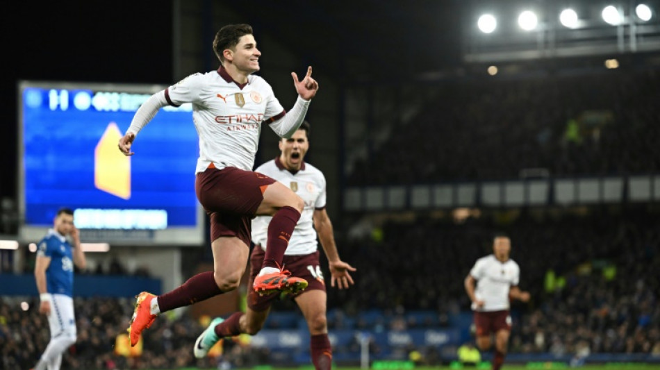 City vence Everton de virada (3-1) e &eacute; 4&ordm; no Ingl&ecirc;s; Chelsea derrota Crystal Palace