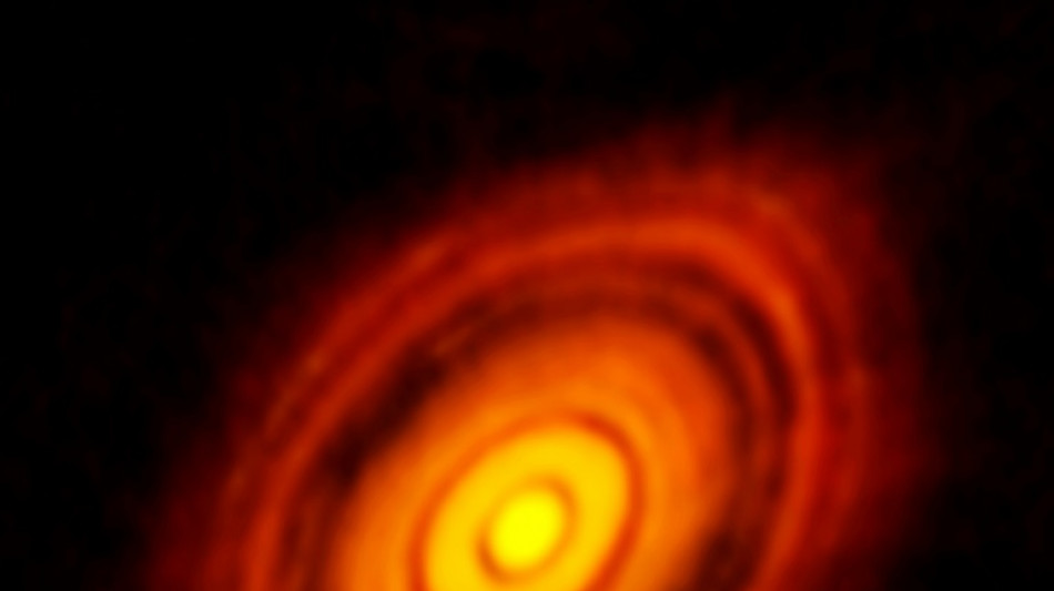 James Webb telescope discovers its first exoplanet