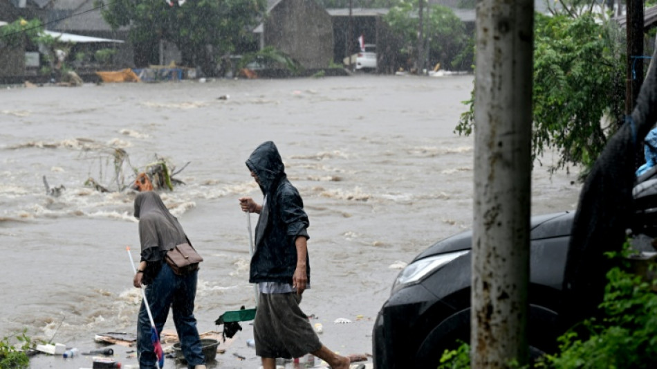 Al menos 13 muertos por inundaciones en Indonesia