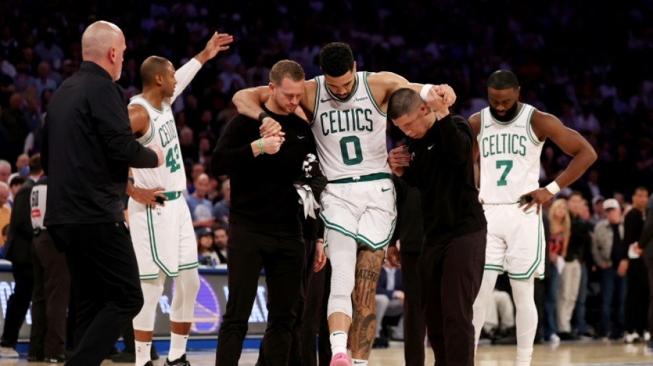Tatum sofreu ruptura do tend&atilde;o de Aquiles na derrota dos Celtics