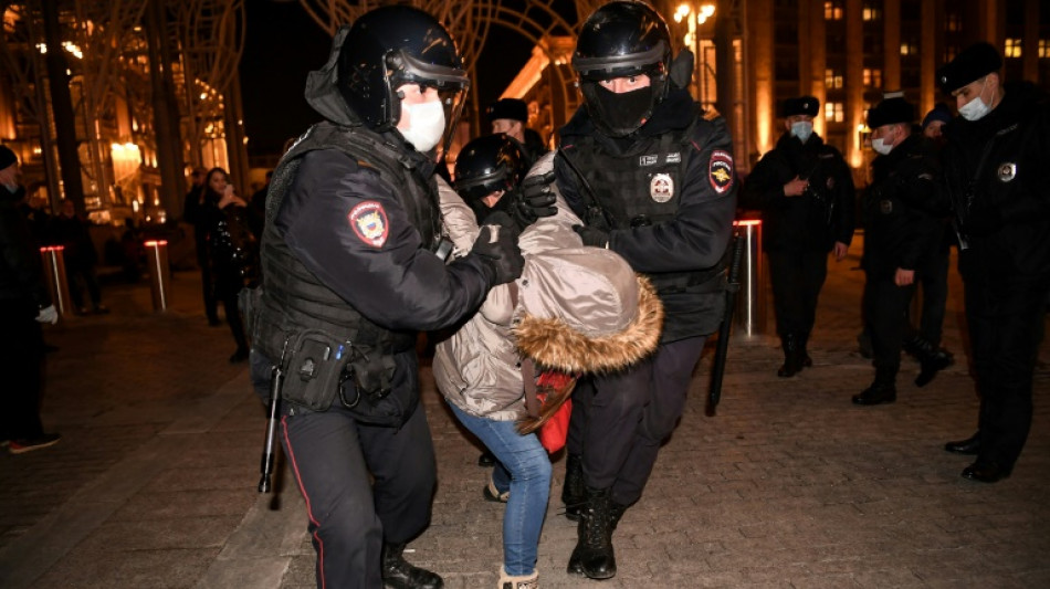 M&aacute;s de 2.500 detenciones en Rusia en protestas contra la intervenci&oacute;n en Ucrania (ONG)