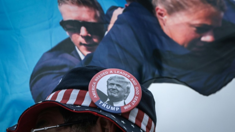 Fractur&eacute; et anxieux, l'&eacute;lectorat am&eacute;ricain vote pour deux candidats aux antipodes