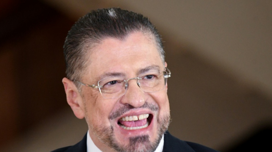 Una comisi&oacute;n legislativa recomienda quitar la inmunidad al presidente de Costa Rica