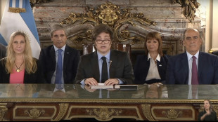 Argentina recibir&aacute; fondos del FMI y elimina el control de cambios
