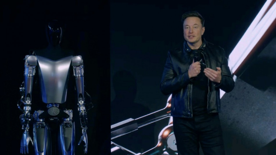 Elon Musk pr&eacute;sente l'ambitieux robot humano&iuml;de de Tesla