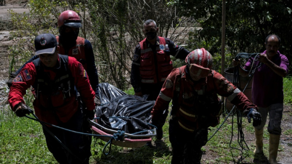 Glissement de terrain au Venezuela: les secouristes &agrave; la recherche des corps