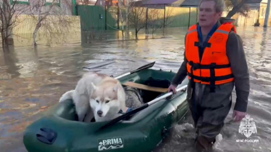 Mehr als 4000 Menschen in Russland nach Überflutungen durch Dammbruch evakuiert