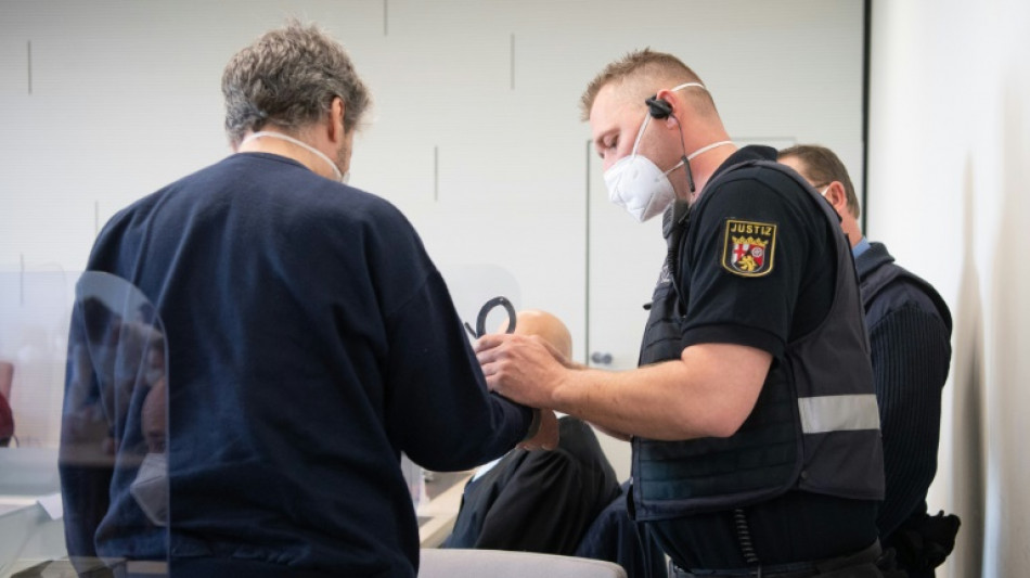 Verteidigungspl&auml;doyer in Prozess um Tankstellenmord wegen Maskenstreits erwartet