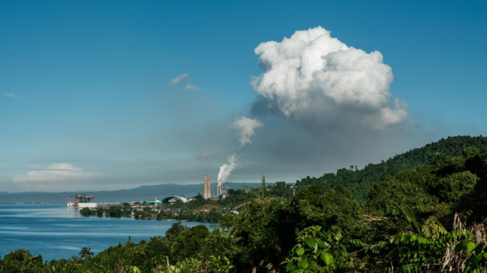 Au nom de l'inox et des batteries, la plus grande mine de nickel au monde d&eacute;loge une tribu