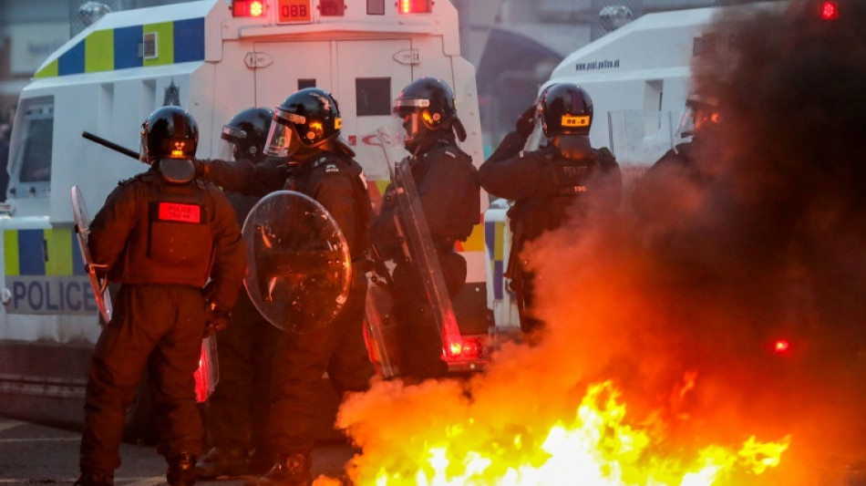 Deuxi&egrave;me soir&eacute;e de violences en Irlande du Nord apr&egrave;s une tentative de viol