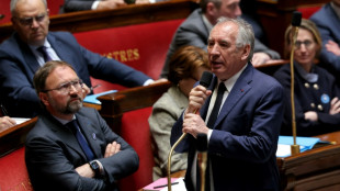 Budget: ceux qui demandent de nouvelles d&eacute;penses "trahissent l'int&eacute;r&ecirc;t du pays", estime Bayrou