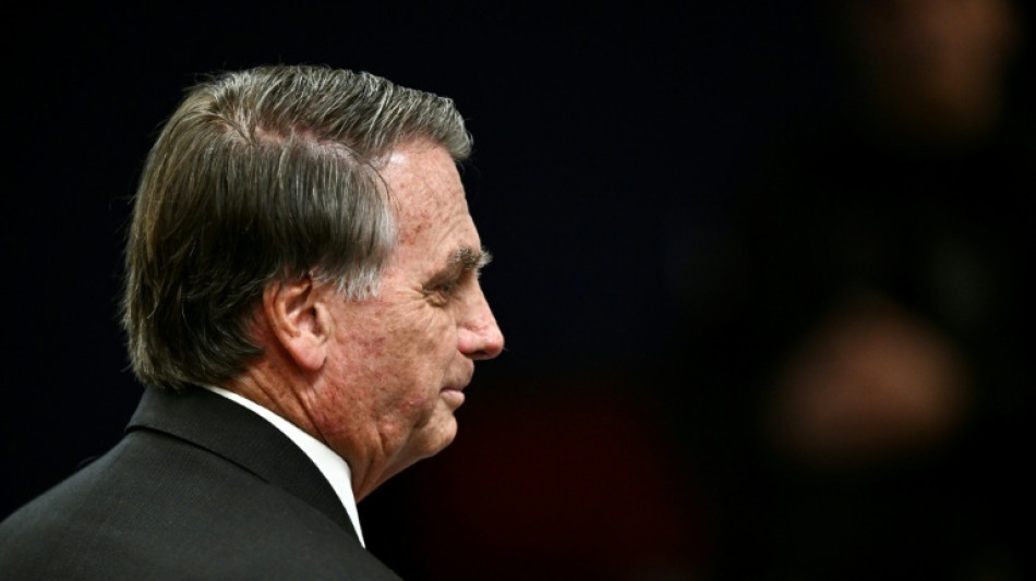 Br&eacute;sil: menac&eacute; de prison, Bolsonaro combatif devant ses partisans