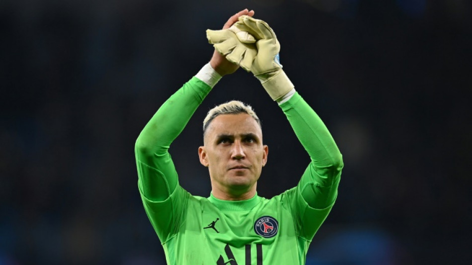 Le gardien du Paris SG Keylor Navas accueille des réfugiés ukrainiens chez lui
