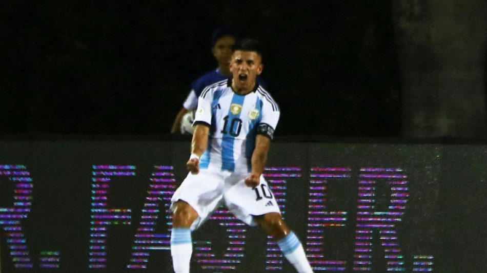 Argentina goleia Chile (5-0), avan&ccedil;a no Pr&eacute;-Ol&iacute;mpico e elimina Uruguai