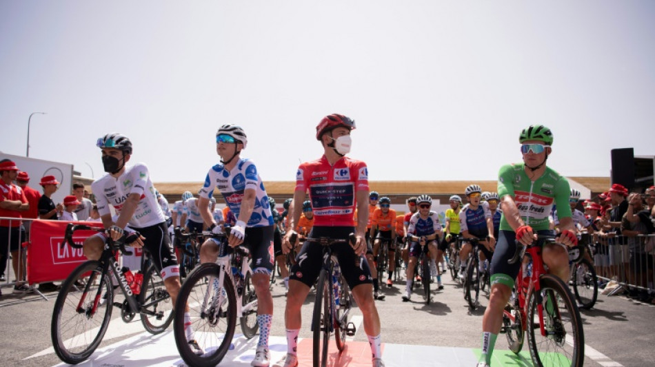 Ayuso (UAE) da positivo en Covid-19, pero seguir&aacute; en La Vuelta