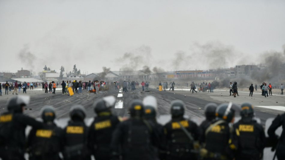 Dos manifestantes muertos en protestas en Per&uacute;, pese a anuncio de elecciones anticipadas