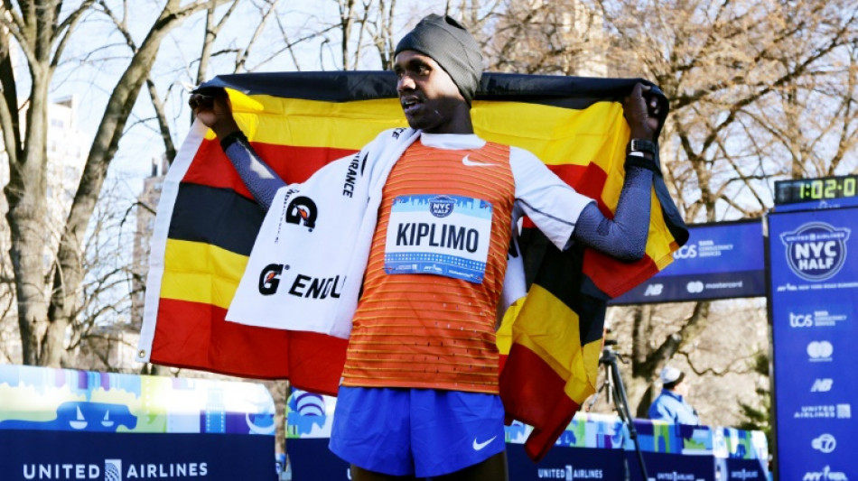 Kiplimo, Feysa power to victory in Chicago