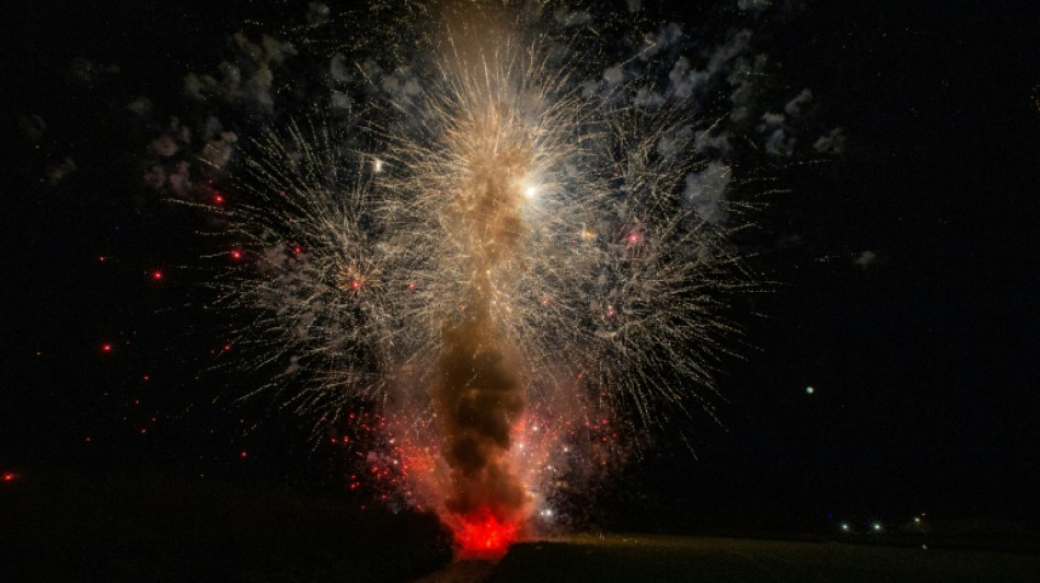 Zoll findet mehrere hundert Kilogramm illegale Pyrotechnik bei Mann in Hamburg