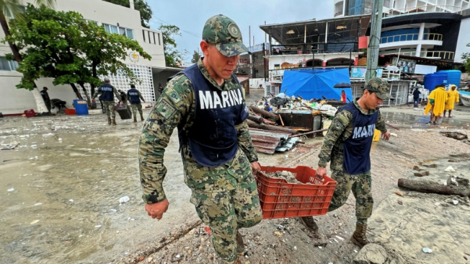 Erick pierde fuerza mientras avanza sobre México tras dejar daños materiales