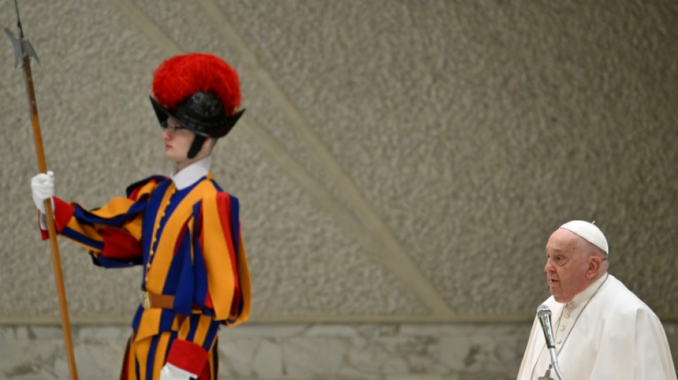 El papa Francisco mantendr&aacute; reuniones en su casa porque padece bronquitis