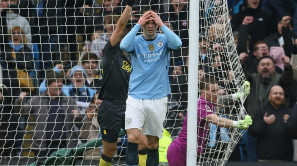 Angleterre: Chelsea craque sur le tard, Manchester City d&eacute;&ccedil;oit encore