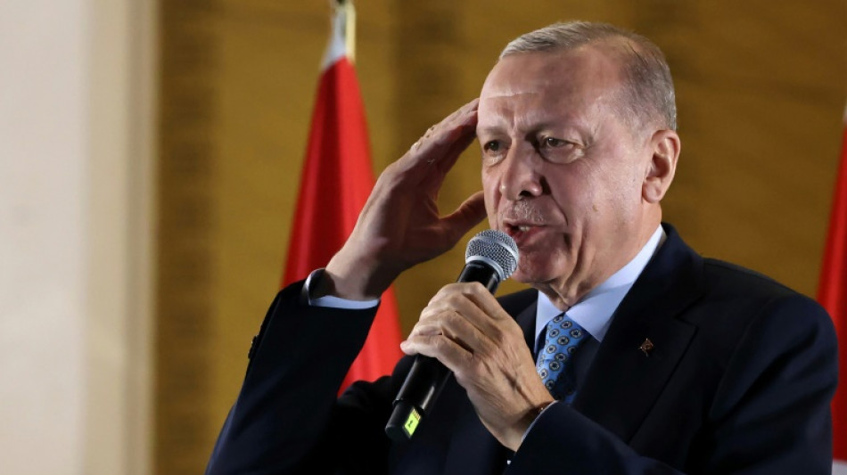 Milhares de presos pol&iacute;ticos na Turquia de Erdogan 