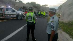 Acidente de &ocirc;nibus no M&eacute;xico deixa 15 mexicanos e um venezuelano mortos