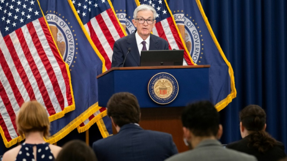 Trump se pregunta si debe "despedir" al jefe de la Fed