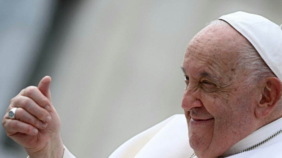 Le pape Fran&ccedil;ois a pass&eacute; une nouvelle "bonne nuit et s'est lev&eacute;" (Vatican)
