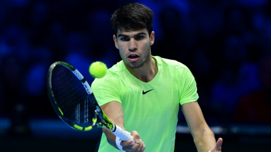 Alcaraz gana a Medvedev y logra el &uacute;ltimo boleto a semifinales del Masters ATP