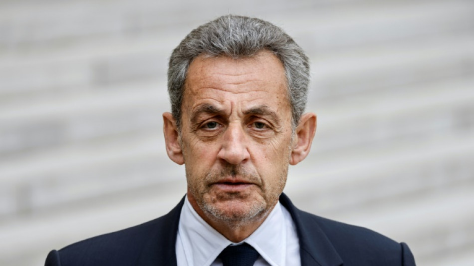 Come&ccedil;a julgamento do ex-presidente franc&ecirc;s Sarkozy por financiamento ilegal de campanha