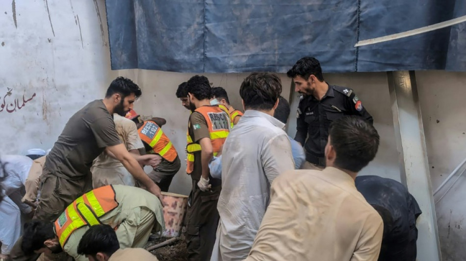 Mindestens 28 Todesopfer bei Einsturz von Schuldach in Pakistan