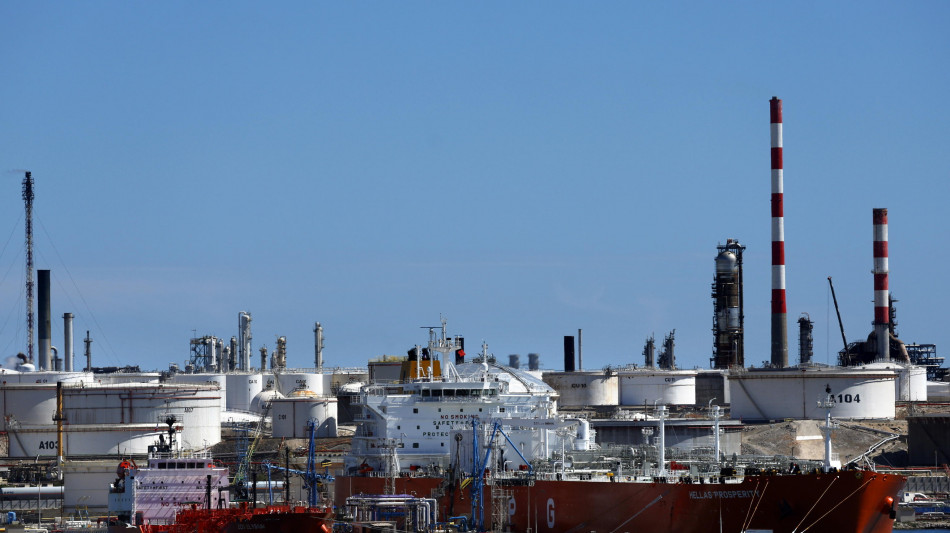 Il petrolio in rialzo a New York a 70,03 dollari