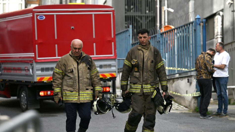 Inc&ecirc;ndio em boate em Istambul deixa ao menos 29 mortos