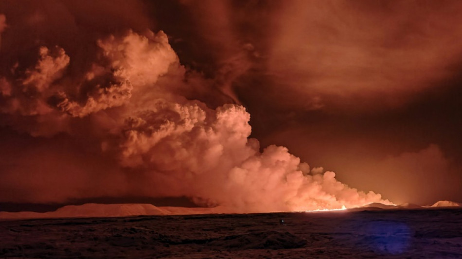 Islande: nouvelle &eacute;ruption volcanique au sud-ouest de Reykjavik 