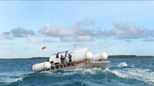 Equipes de resgate detectam ru&iacute;dos durante busca por submers&iacute;vel desaparecido
