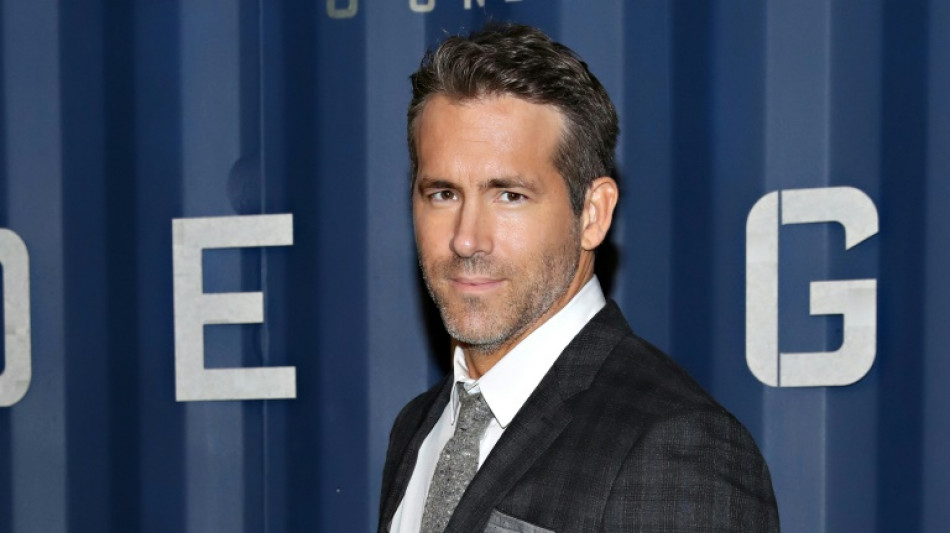 Wrexham, clube do ator Ryan Reynolds, conquista acesso &agrave; 3&ordf; divis&atilde;o inglesa