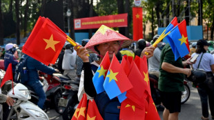 Vietnam: parade g&eacute;ante pour les 50 ans de la chute de Sa&iuml;gon