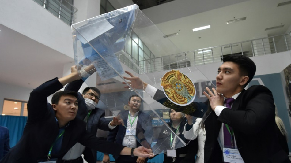 Au Kazakhstan, le pr&eacute;sident sortant Toka&iuml;ev donn&eacute; large gagnant