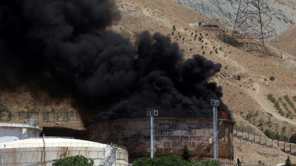 Trump pede 'rendi&ccedil;&atilde;o incondicional' do Ir&atilde;