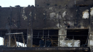 Valencia llora a los muertos en el brutal incendio de un edificio de viviendas