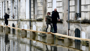 Inondations: la Charente atteint son pic avant une lente d&eacute;crue jusqu'&agrave; No&euml;l 